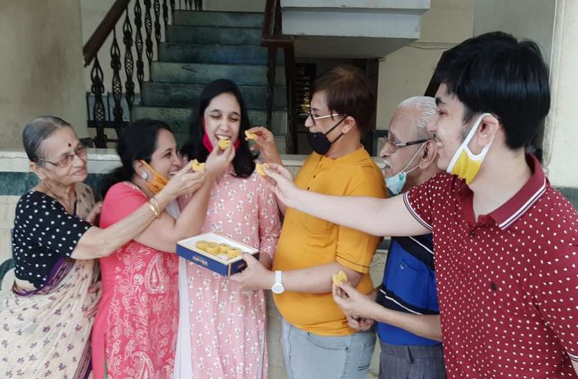Mumbai News : 10वीं का परीक्षा परिणाम घोषित, राज्य का कुल परिणाम 95.30 प्रतिशत है Mumbai News : 10वीं का परीक्षा परिणाम घोषित, राज्य का कुल परिणाम 95.30 प्रतिशत