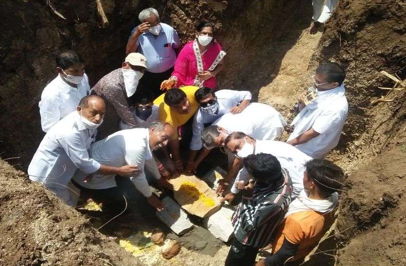भगवान पदम प्रभु जिनालय का शिलान्यास भगवान पदम प्रभु जिनालय का शिलान्यास