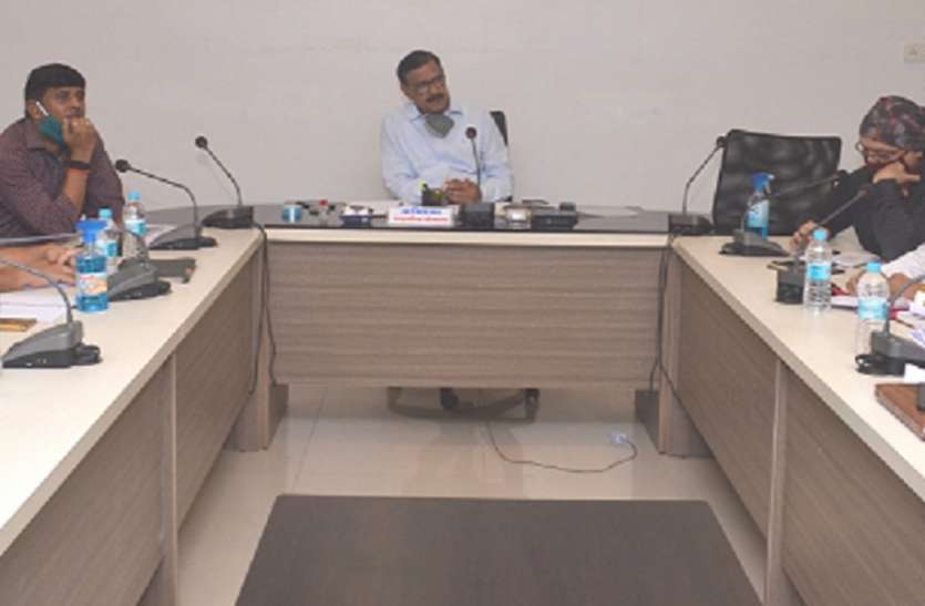 कमिश्नर ने कहा - बच्चों और महिलाओं में कुपोषण दूर करने पर हो अधिकारियों का फोकस कमिश्नर ने कहा - बच्चों और महिलाओं में कुपोषण दूर करने पर हो अधिकारियों का फोकस