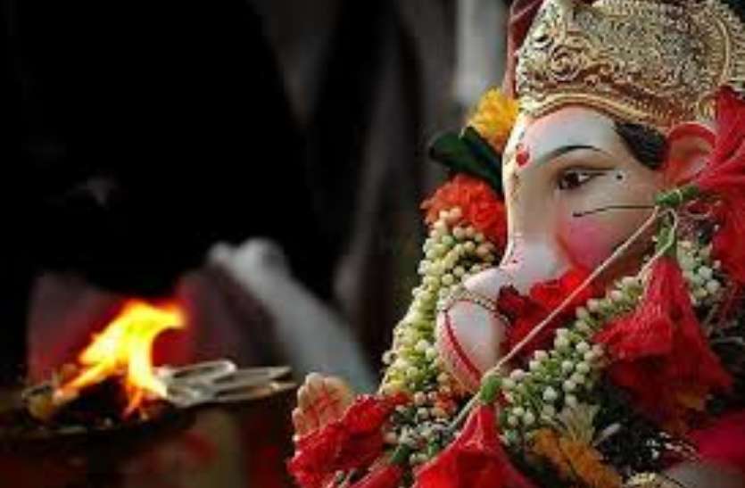 गणेश उत्सव का कोरोना असर, नहीं रख सकेंगे 4 फीट से ऊंची प्रतिमा, जानिए नए नियम गणेश उत्सव का कोरोना असर, नहीं रख सकेंगे 4 फीट से ऊंची प्रतिमा, जानिए नए नियम