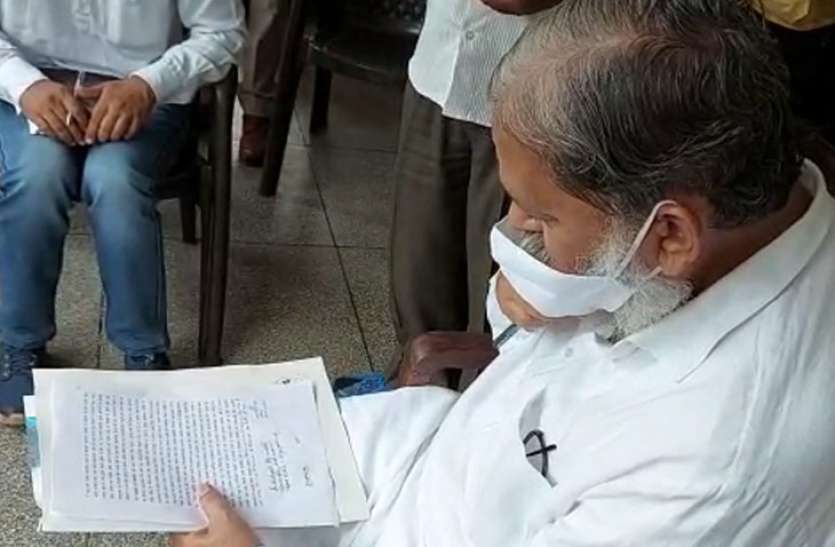 anil vij पुलिस लाठीचार्जः दो दिन के स्थान पर कुछ ही घंटों में सौंपी रिपोर्ट, अनिल विज