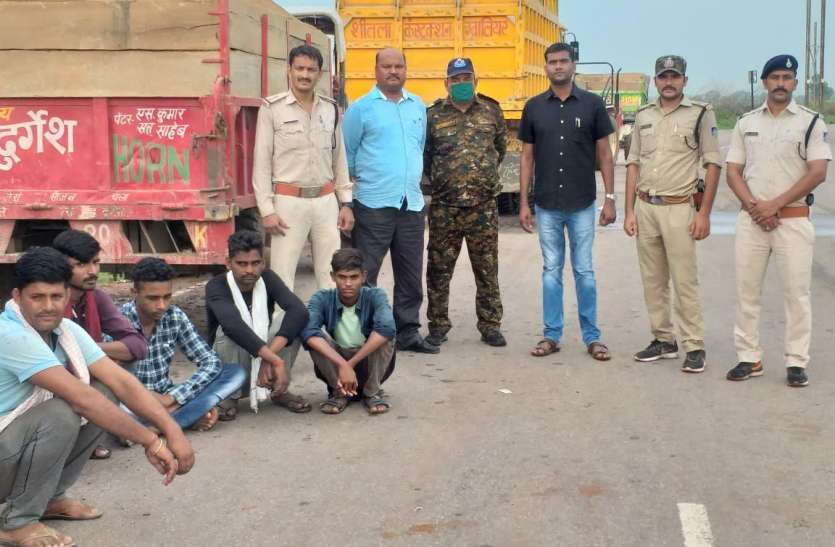 अवैध रेत परिवहन के खिलाफ पुलिस की बड़ी कार्रवाई अवैध रेत परिवहन के खिलाफ पुलिस की बड़ी कार्रवाई