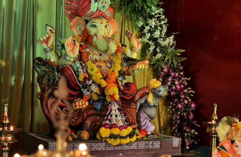 गणेश उत्सव: चार फीट से ऊंची नहीं होगी, लापरवाही करने वालों पर होगी सख्त कार्रवाई गणेश उत्सव: चार फीट से ऊंची नहीं होगी, लापरवाही करने वालों पर होगी सख्त कार्रवाई
