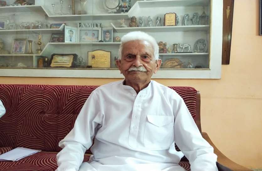 0108.jpg RSS की शाखा में लगाया था कांग्रेस जिंदाबाद का नारा, अब 101 साल के रणजीत को भूमि पूजन का मिला निमंत्रण