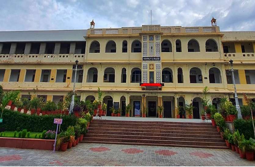 Hotel Management की प्रोफेशनल डिग्री से आत्मनिर्भर बनेंगे स्टूडेंट Hotel Management की प्रोफेशनल डिग्री से आत्मनिर्भर बनेंगे स्टूडेंट