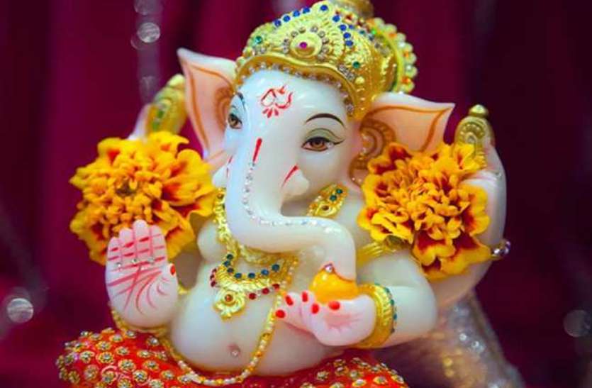 घर में गणेश स्थापना के लिए नहीं पड़ेगी अनुमति की जरुरत, गाइडलाइन के उल्लंघन पर होगी कार्रवाई घर में गणेश स्थापना के लिए नहीं पड़ेगी अनुमति की जरुरत, गाइडलाइन के उल्लंघन पर होगी कार्रवाई