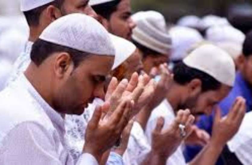 बकरीद आज: ईदगाहों में नहीं होगी नमाज, मस्जिदों में केवल 5 लोग करेंगे फर्ज अदा बकरीद आज: ईदगाहों में नहीं होगी नमाज, मस्जिदों में केवल 5 लोग करेंगे फर्ज अदा