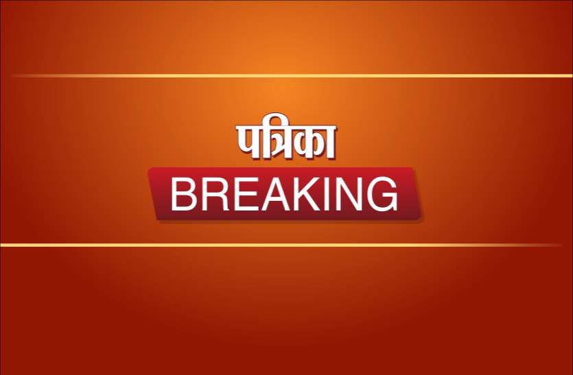 कार और मैजिक में भीषण भिड़ंत, 3 की मौत 5 घायल कार और मैजिक में भीषण भिड़ंत, 3 की मौत 5 घायल