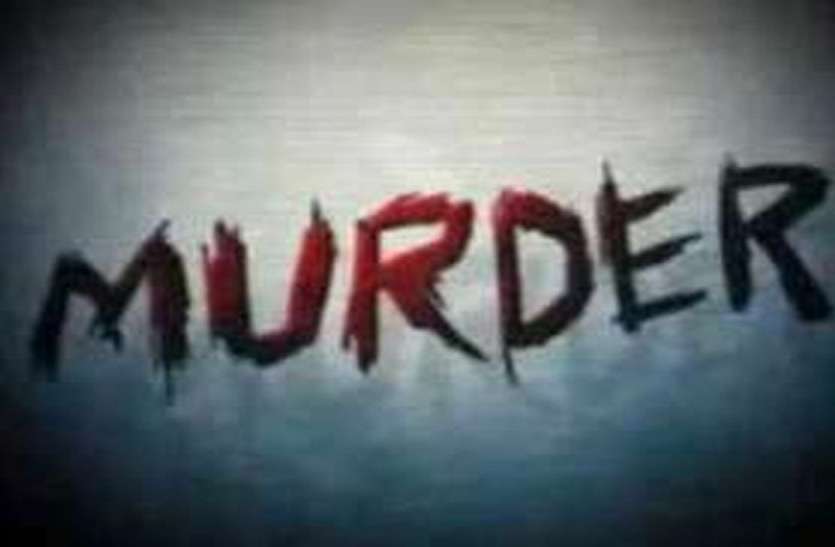 murder02.jpg मां ने देर रात तक दोस्तों के साथ घूमने से मना किया, पुत्र ने हत्या कर दी