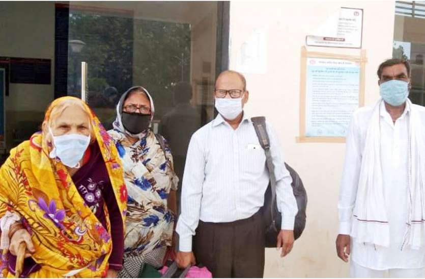 24 घंटे में 22 मरीज मिले, 668 हुआ कोरोना संक्रमितों का आंकड़ा 24 घंटे में 22 मरीज मिले, 668 हुआ कोरोना संक्रमितों का आंकड़ा