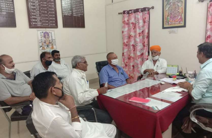 सहकारी बैंक एमडी से मिला भाजपा का प्रतिनिधि मंडल, बताई समस्याएं सहकारी बैंक एमडी से मिला भाजपा का प्रतिनिधि मंडल, बताई समस्याएं