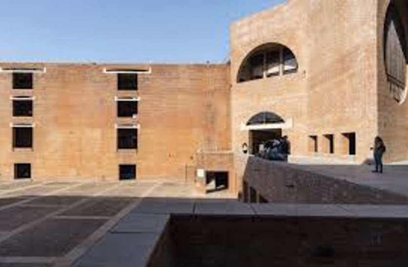 IIM-Ahmedabad: विज्ञान के बजाय कला बैकग्राउंड के विद्यार्थियों में वृद्धि IIM-Ahmedabad: विज्ञान के बजाय कला बैकग्राउंड के विद्यार्थियों में वृद्धि