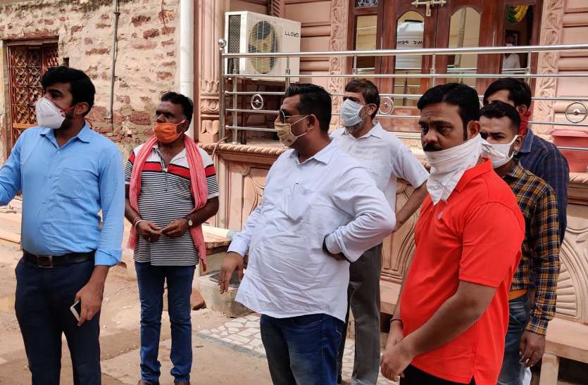 पैदल भ्रमण कर व्यवस्थाओं का किया निरीक्षण, अधिकारियों को किया निर्देशित पैदल भ्रमण कर व्यवस्थाओं का किया निरीक्षण, अधिकारियों को किया निर्देशित