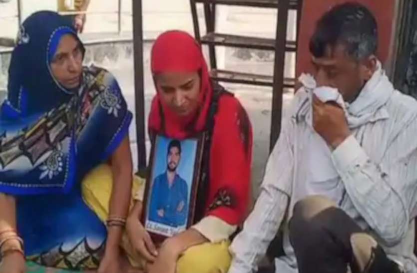 कानपुर बर्रा अपहरण कांड एवं हत्याकांड की होगी सीबीआई जांच, मुख्यमंत्री योगी ने की सिफारिश कानपुर बर्रा अपहरण कांड एवं हत्याकांड की होगी सीबीआई जांच, मुख्यमंत्री योगी ने की सिफारिश