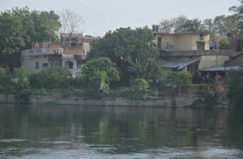 rewa नदियों के ग्रीन बेल्ट में अतिक्रमण पर रोक लगाने और मास्टर प्लान की शर्तों का पालन कराने का निर्देश