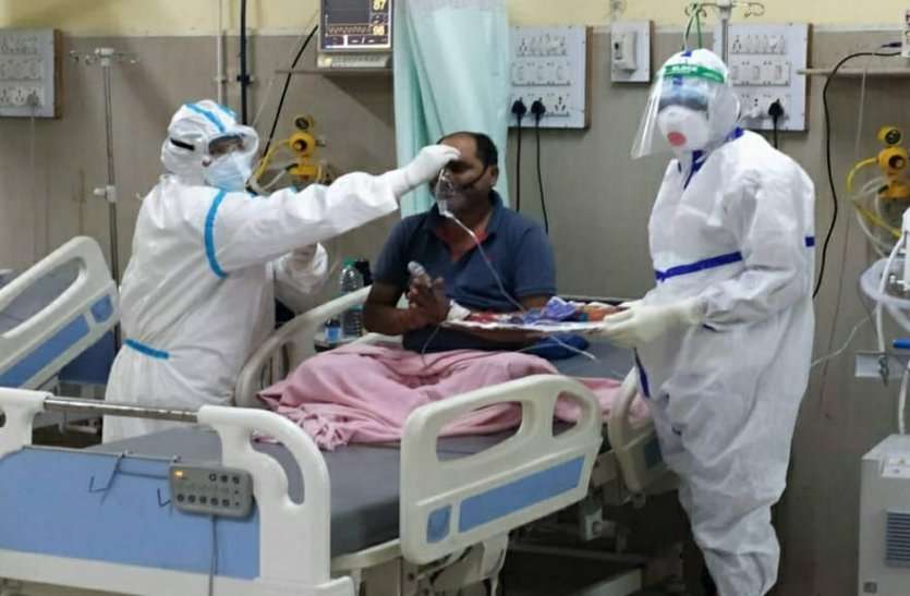 Rakshabandhan 2020: Female Nurse Tie Rakhi To Corona Positive In Alwar कोरोना के मरीजों को रक्षाबंधन पर आई बहन की याद तो नर्सिंग कर्मी ने निभाया फर्ज, 'भाई' के जल्द ठीक होने की कामना की