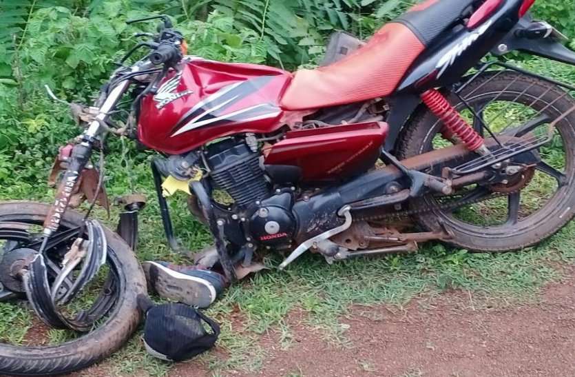 राखी पहुंचाकर घर लौट रहे चार साल की बेटी और पिता को ट्रक ने रौंदा, दोनों की घटनास्थल पर मौत राखी पहुंचाकर घर लौट रहे चार साल की बेटी और पिता को ट्रक ने रौंदा, दोनों की घटनास्थल पर मौत