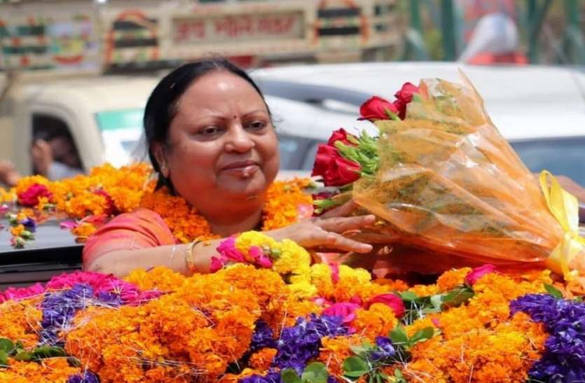 कमलरानी वरुण का यह वाकया याद कर रहे लोग, जिसे सुनकर हैरान रह गए थे लोग, कुछ ऐसा था व्यक्तित्व कमलरानी वरुण का यह वाकया याद कर रहे लोग, जिसे सुनकर हैरान रह गए थे लोग, कुछ ऐसा था व्यक्तित्व