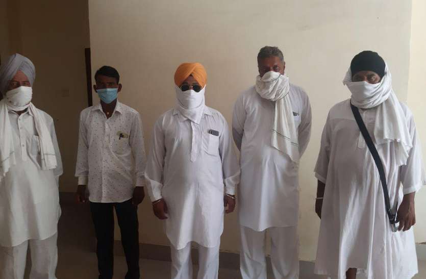 प्रोढ़ शिक्षा में 400 स्वयं सेवक शिक्षकों की फर्जी नियुक्ति, डेढ़ करोड़ रुपए अभ्यर्थियों से किए वसूली प्रोढ़ शिक्षा में 400 स्वयं सेवक शिक्षकों की फर्जी नियुक्ति, डेढ़ करोड़ रुपए अभ्यर्थियों से किए वसूली