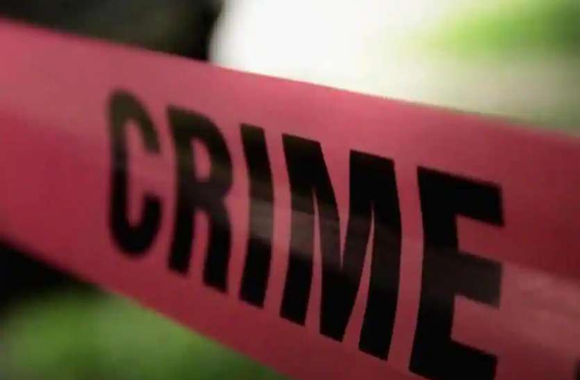 UP Top 10 News: प्रेमी जोड़े को कुल्हाड़ी मारकर जिंदा जलाया, एंबुलेंस में घंटों रहने के बाद गई जान मेरठ के एक हाेटल कर्मचारियों ने परिजनों समेत मांगी इच्छा मृत्यु, चाैंका देने वाली है वजह