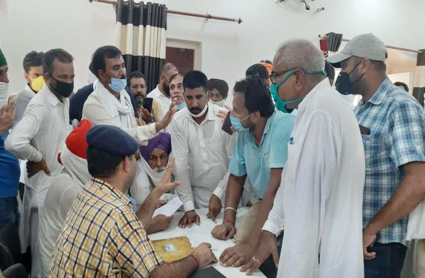 गंगनहर में जल वितरण में गड़बड़ी का आरोप, जीजी नहर के किसानों का हंगामा गंगनहर में जल वितरण में गड़बड़ी का आरोप, जीजी नहर के किसानों का हंगामा