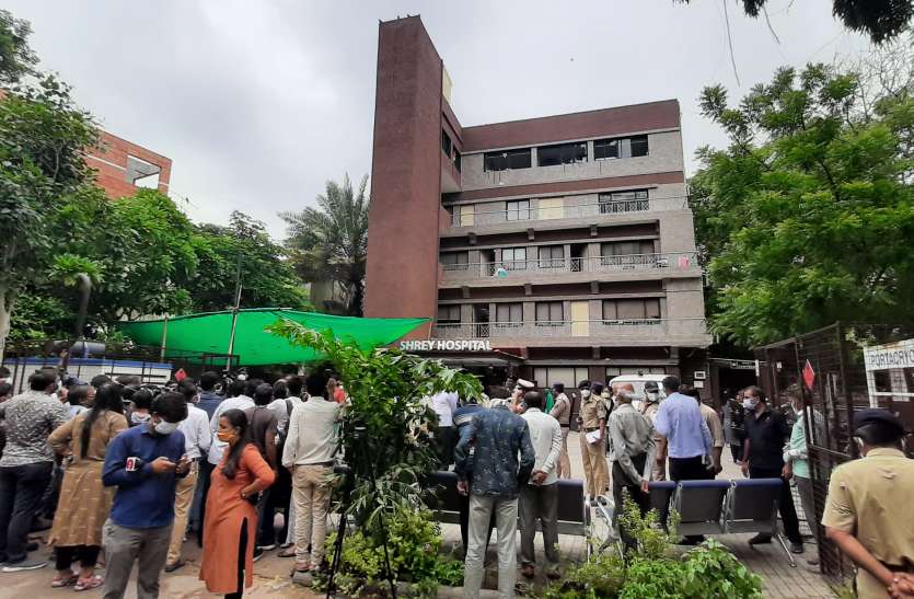 Ahmedabad: जिस कोविड अस्पताल में आग से 8 मरीजों की हुई मौत, उसे किया सील Ahmedabad: जिस कोविड अस्पताल में आग से 8 मरीजों की हुई मौत, उसे किया सील