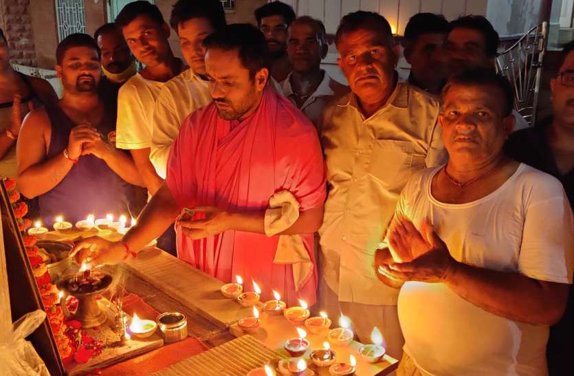 जय सिया राम के नारों से गूंजी गलियां जय सिया राम के नारों से गूंजी गलियां
