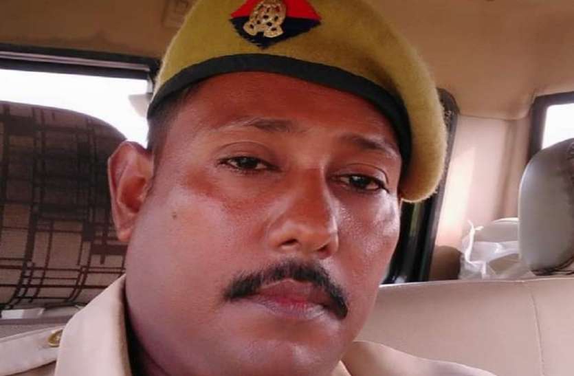 श्रावस्ती में मवेशी से रात में टकराई बाइक, आरक्षी की मौत श्रावस्ती में मवेशी से रात में टकराई बाइक, आरक्षी की मौत