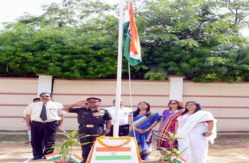 स्वतंत्रता दिवस : विद्यार्थी रहेंगे घर पर, शिक्षक गाएंगे राष्ट्रगान स्वतंत्रता दिवस : विद्यार्थी रहेंगे घर पर, शिक्षक गाएंगे राष्ट्रगान