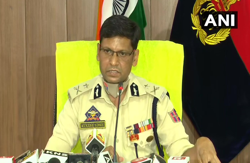 आतंक फैलाने को दे रहे थे पैसा, Lashkar E Taiba से जुड़े 6 लोग गिरफ्तार, बनाया था बड़ा प्लान आतंक फैलाने को दे रहे थे पैसा, Lashkar E Taiba से जुड़े 6 लोग गिरफ्तार, बनाया था बड़ा प्लान