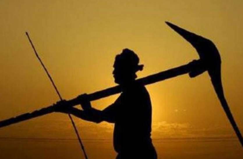 FARMERS--शासन के आला अधिकारियों ने साध रखी चुप्पी, किसान बना चुके आर-पार का मन FARMERS--शासन के आला अधिकारियों ने साध रखी चुप्पी, किसान बना चुके आर-पार का मन