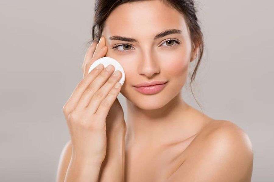 मॉनसून टिप्स: ऑयली त्वचा से छुटकारा पाने के लिए अपनाएं ये घरेलू उपाय