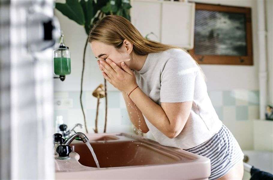 मॉनसून टिप्स: ऑयली त्वचा से छुटकारा पाने के लिए अपनाएं ये घरेलू उपाय