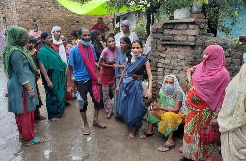 patrika नशे के लिए सेनेटाइजर का किया इस्तमाल, दो युवकों ने गंवाई जान