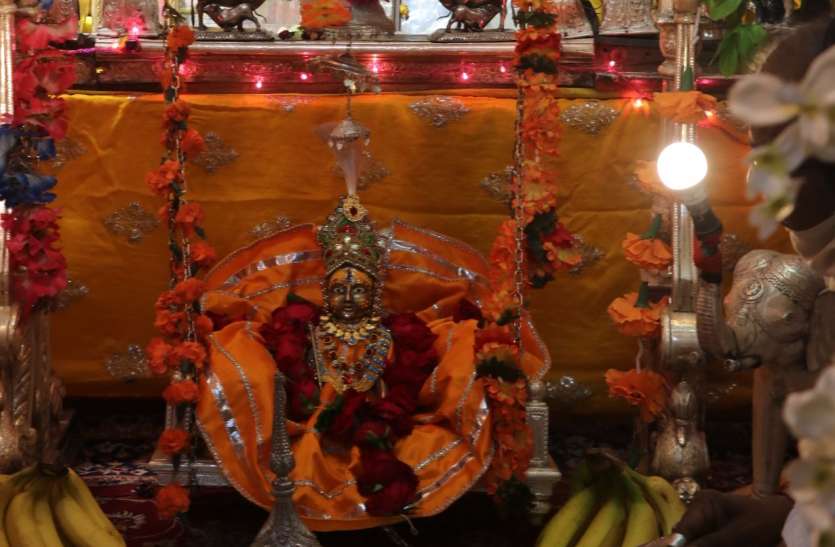asthal_mandir.jpg श्रीकृष्ण जन्माष्टमी : आधी रात घर-घर उत्सव, गूंजे ‘जय कन्हैया लाल’ के जयकारे