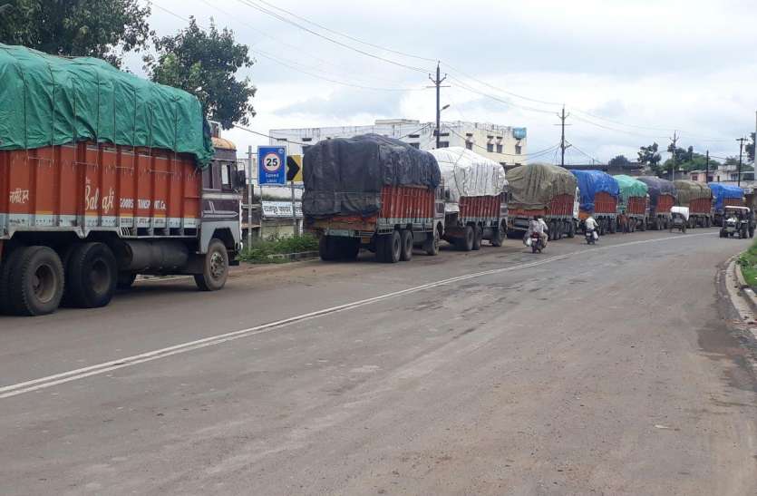 Accident: कुरई के ट्रैफिक ने छिंदवाड़ा में बढ़ा दिया बीस प्रतिशत एक्सीडेंट Accident: कुरई के ट्रैफिक ने छिंदवाड़ा में बढ़ा दिया बीस प्रतिशत एक्सीडेंट