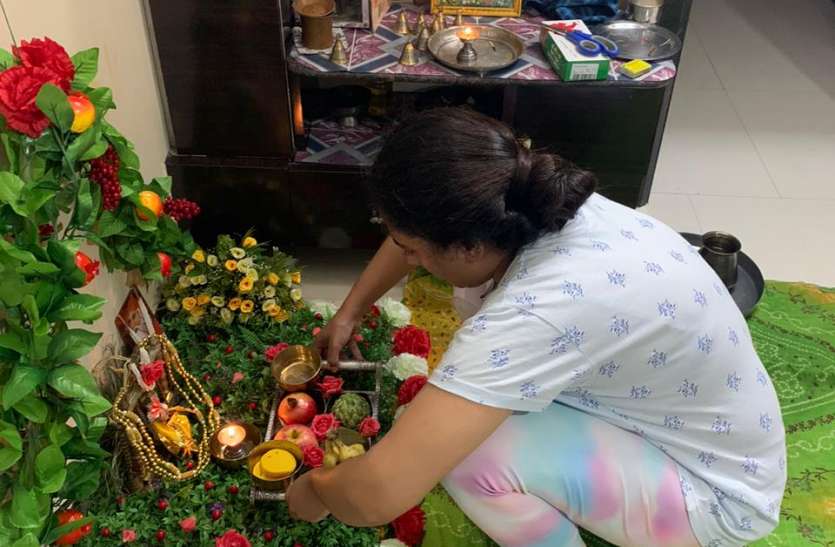 guru jambheswar bhagwan गुरु जम्भेश्वर भगवान का जन्मोत्सव घर पर ही मनाया, नहीं हुआ सार्वजनिक आयोजन