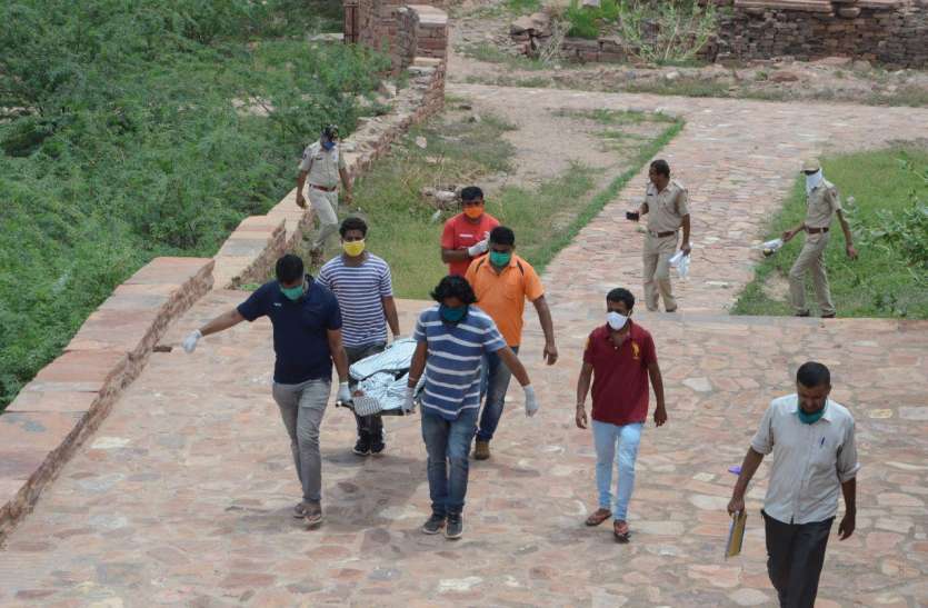 पुत्री के गायब होने के सदमे में पिता ने जहर खाकर दी जान पुत्री के गायब होने के सदमे में पिता ने जहर खाकर दी जान