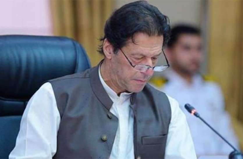 Imran khan पाकिस्तानी मंत्री ने विदेश मंत्रालय पर उठाए सवाल, कहा- कश्मीर पर Imran Khan को नहीं मिल रही मदद