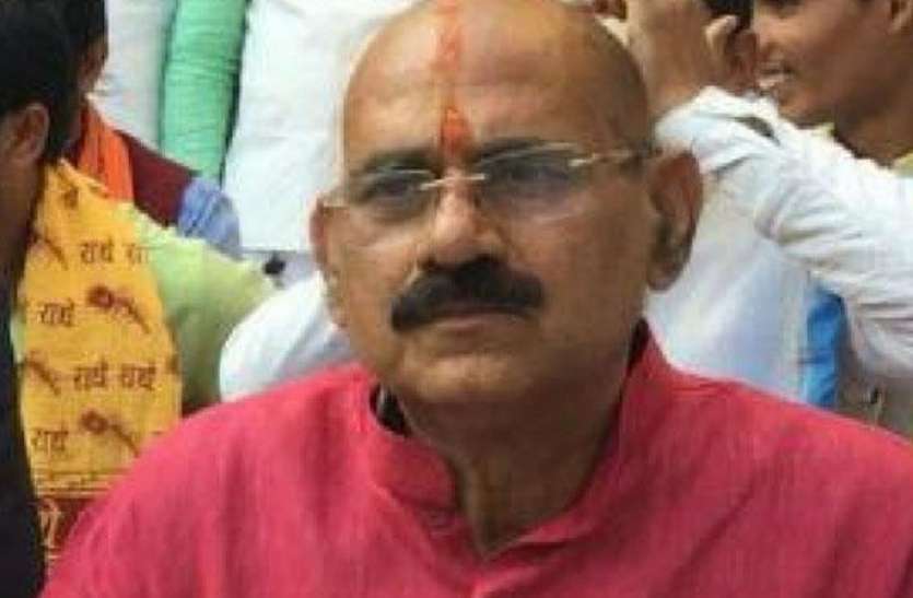 vijay mishra.jpg विधायक विजय मिश्र को लेकर भदोही पहुंचेगी पुलिस, कोर्ट में सोमवार को होगी पेशी