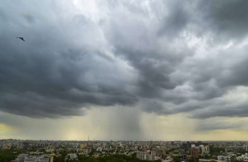 rain.jpg इस बार बारिश ने तोड़ा पिछले 10 साल का रिकॉर्ड, मौसम वैज्ञानिक भी हैरान