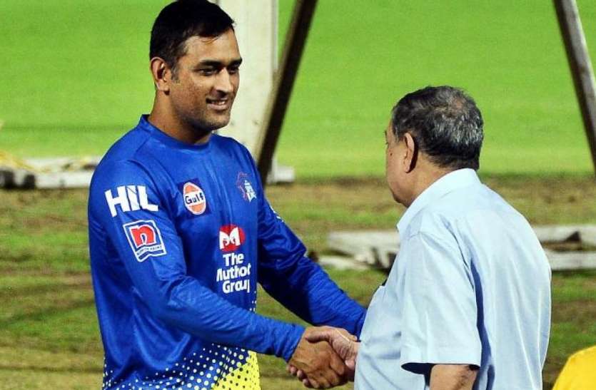 mahendra_singh_dhoni_s_srinivasan.jpg क्यों धोनी से जुड़ता है देश