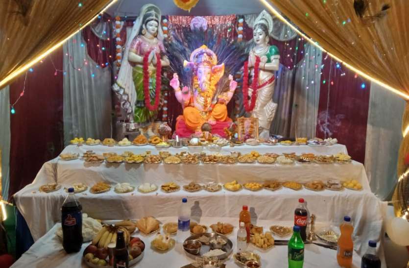 प्रतिमाओं की ऊचांई व चौड़ाई 4 फीट निर्धारित, कंटेनमेंट जोन में सार्वजनिक तौर पर नहीं बैठा सकेंगे मूर्ति प्रतिमाओं की ऊचांई व चौड़ाई 4 फीट निर्धारित, कंटेनमेंट जोन में सार्वजनिक तौर पर नहीं बैठा सकेंगे मूर्ति
