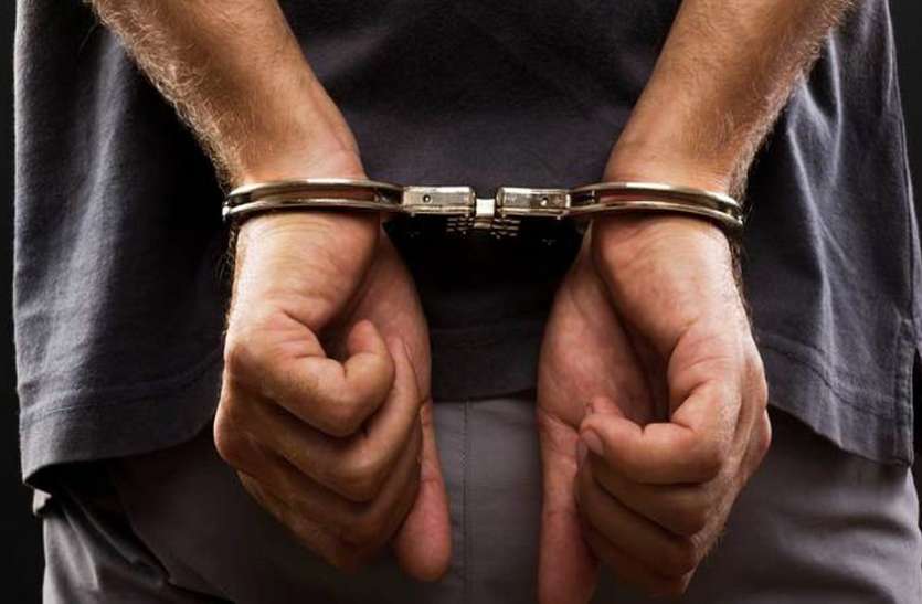 राजनांदगांव : 3 साल की मासूम बच्ची से दुष्कर्म के बाद हत्या, संदेह में एक गिरफ्तार राजनांदगांव : 3 साल की मासूम बच्ची से दुष्कर्म के बाद हत्या, संदेह में एक गिरफ्तार