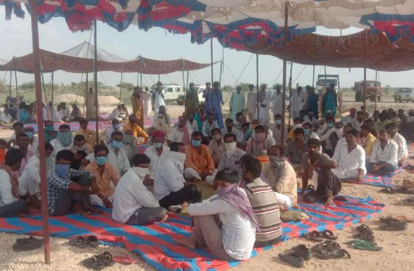 नहीं हुई समझौता वार्ता, ट्रक संचालकों में रोष नहीं हुई समझौता वार्ता, ट्रक संचालकों में रोष