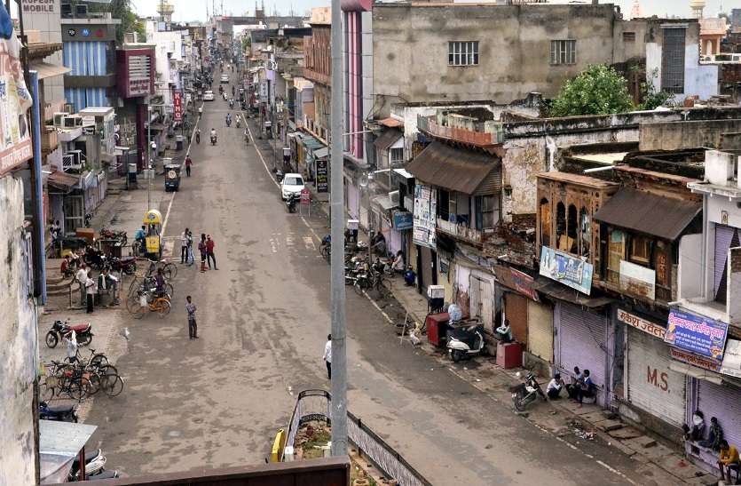 43 कोरोना संक्रमित निकले, अब सुबह सात से शाम सात बजे तक खुलेंगे बाजार 43 कोरोना संक्रमित निकले, अब सुबह सात से शाम सात बजे तक खुलेंगे बाजार