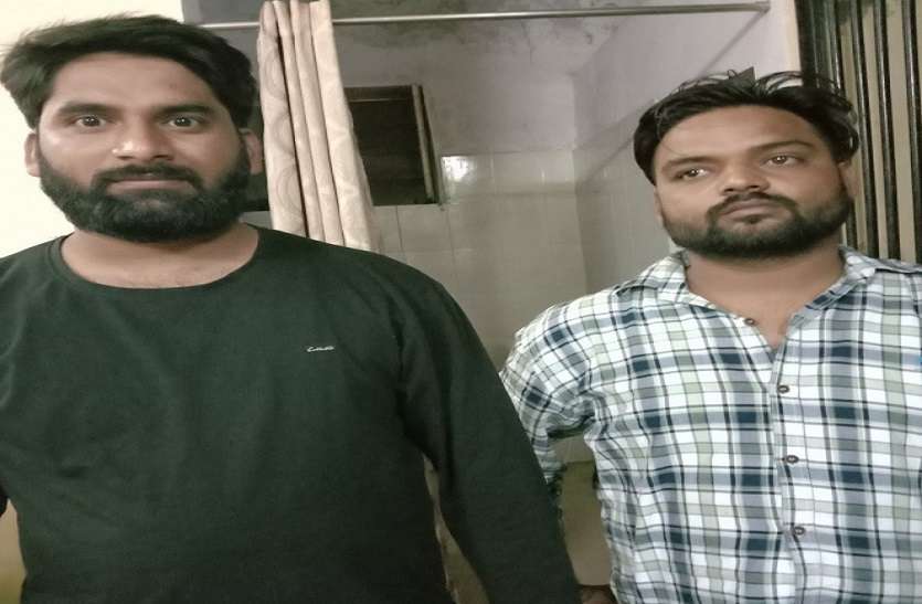 दुकानदार पर फायरिंग कर फरार हुए दो बदमाश गिरफ्तार दुकानदार पर फायरिंग कर फरार हुए दो बदमाश गिरफ्तार