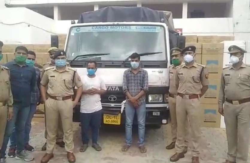 ghazibad.jpg गाजियाबाद पुलिस ने दाे लुटेरों काे किया गिरफ्तार ढाई कराेड़ रुपये कीमत की सिगरेट बरामद