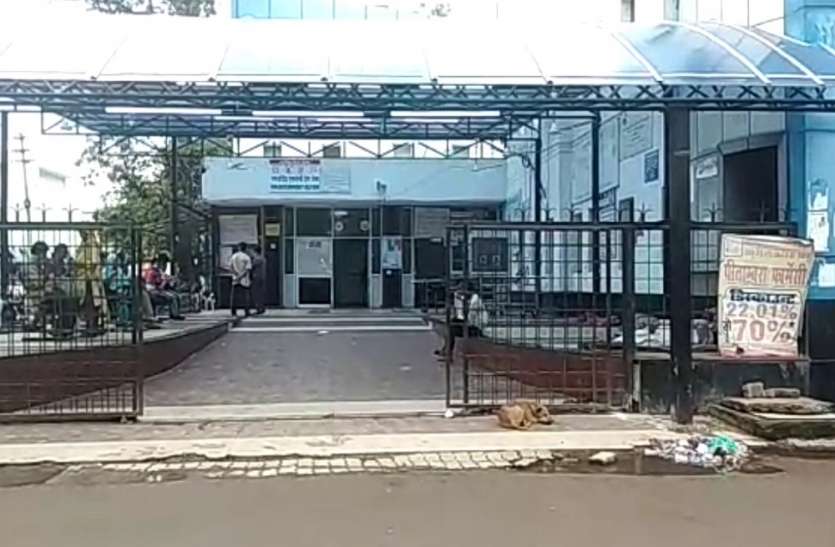 जेल की बैरक में बंदी ने उठाया खौफनाक कदम, इसे बना लिया हथियार और फिर जेल की बैरक में बंदी ने उठाया खौफनाक कदम, इसे बना लिया हथियार और फिर