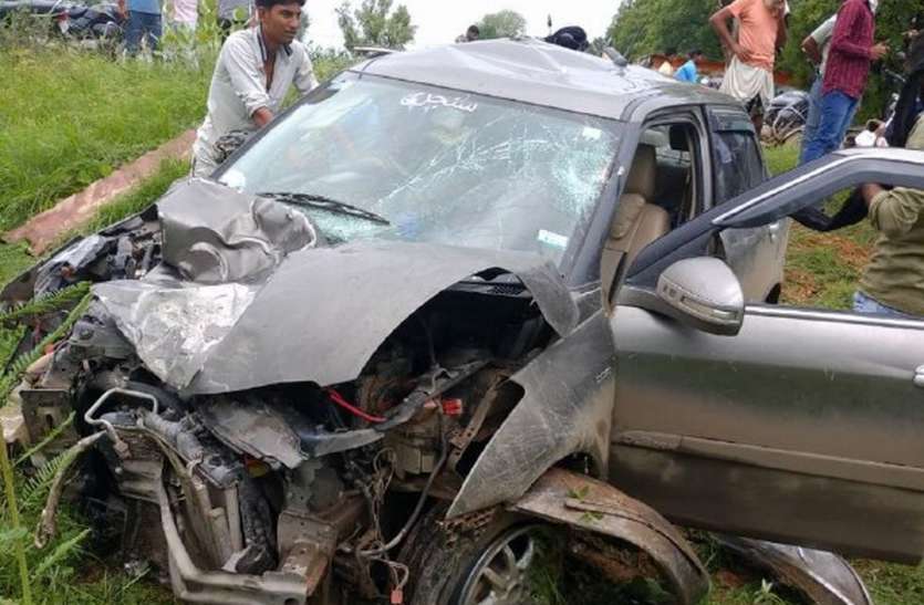 कार की टक्कर से बाइक सवार दो जनों की मौत, ग्रामीणों ने किया रोड जाम,कार की टक्कर से बाइक सवार दो जनों की मौत, ग्रामीणों ने किया रोड जाम,कार की टक्कर से बाइक सवार दो जनों की मौत, ग्रामीणों ने किया रोड जाम कार की टक्कर से बाइक सवार दो जनों की मौत, ग्रामीणों ने किया रोड जाम